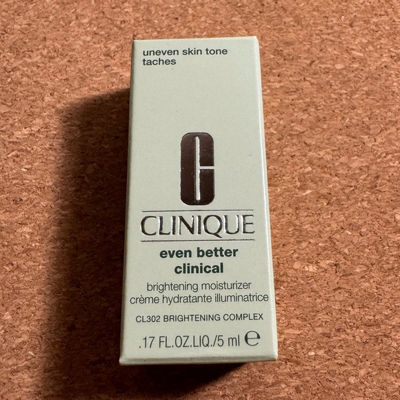 Clinique Bundle - Picture 4 of 5